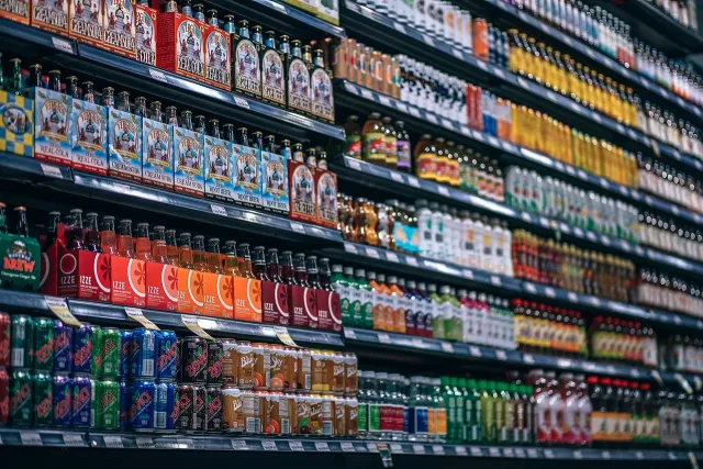 Winkelschappen met bier