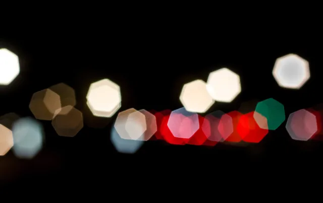 wazige lichtjes in het donker