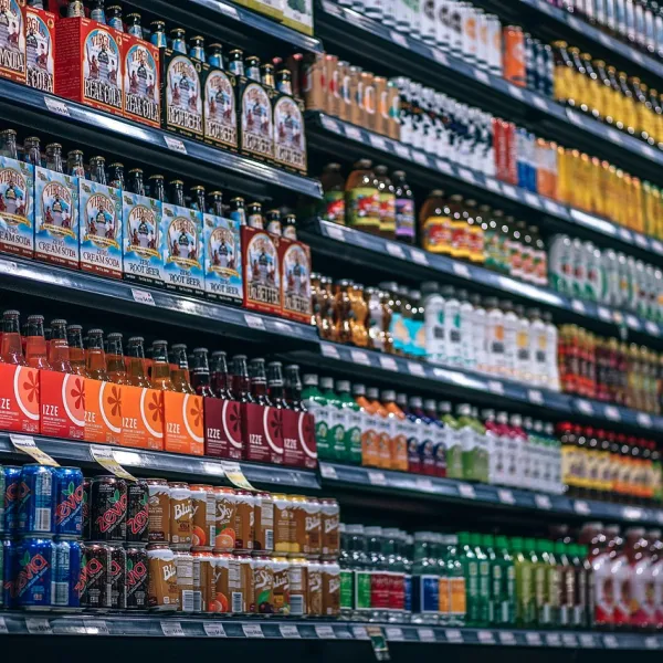 Winkelschappen met bier