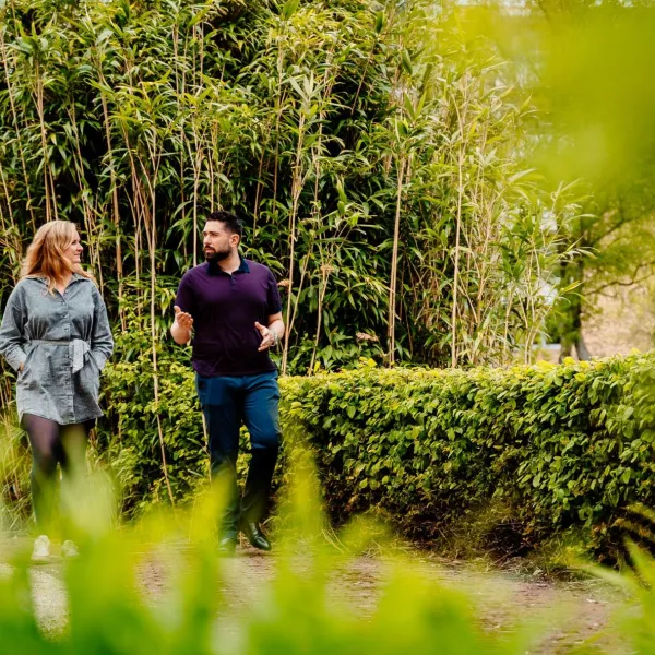 Wandelende collega's